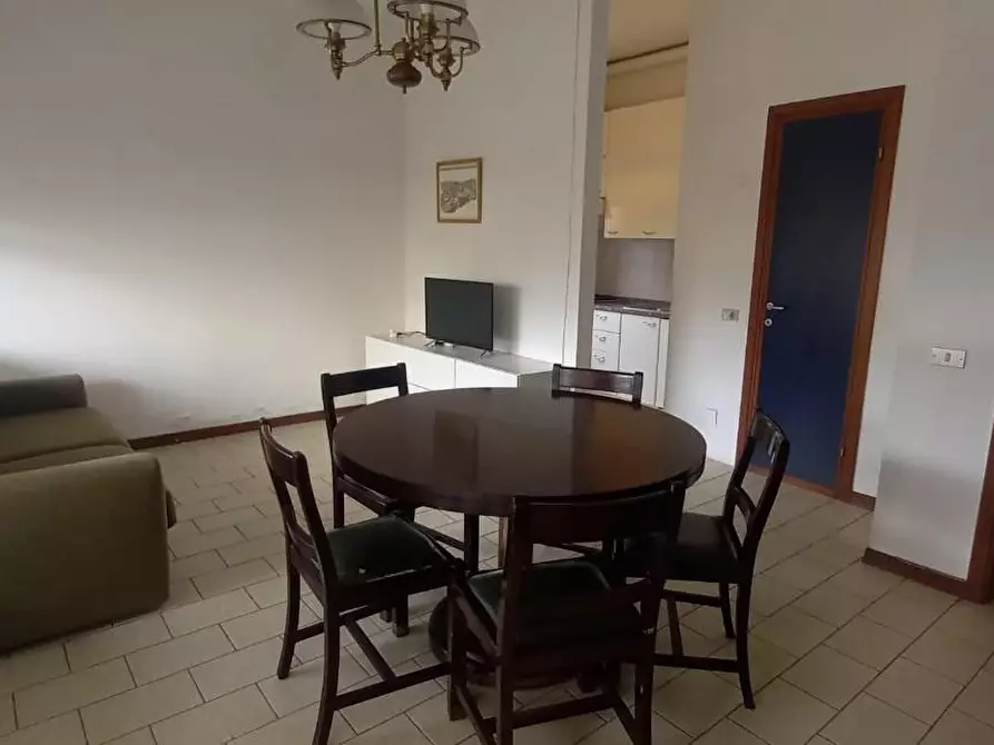 Immagine 2 di Appartamento in affitto  a Camaiore