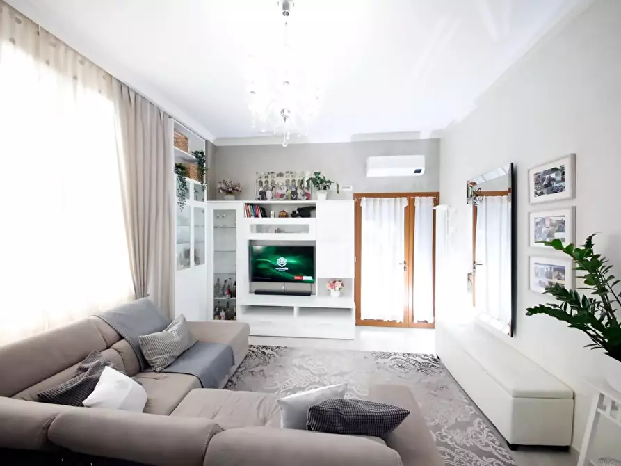 Immagine 14 di Appartamento in vendita  a Collesalvetti