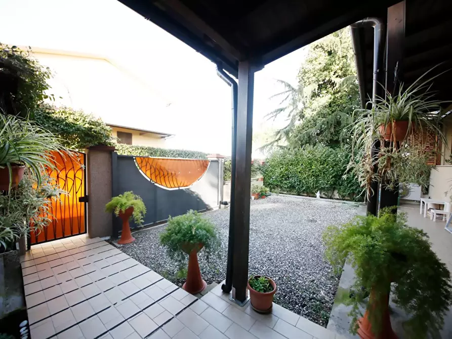 Immagine 9 di Appartamento in vendita  a Collesalvetti