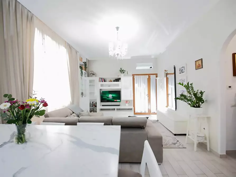 Immagine 20 di Appartamento in vendita  a Collesalvetti