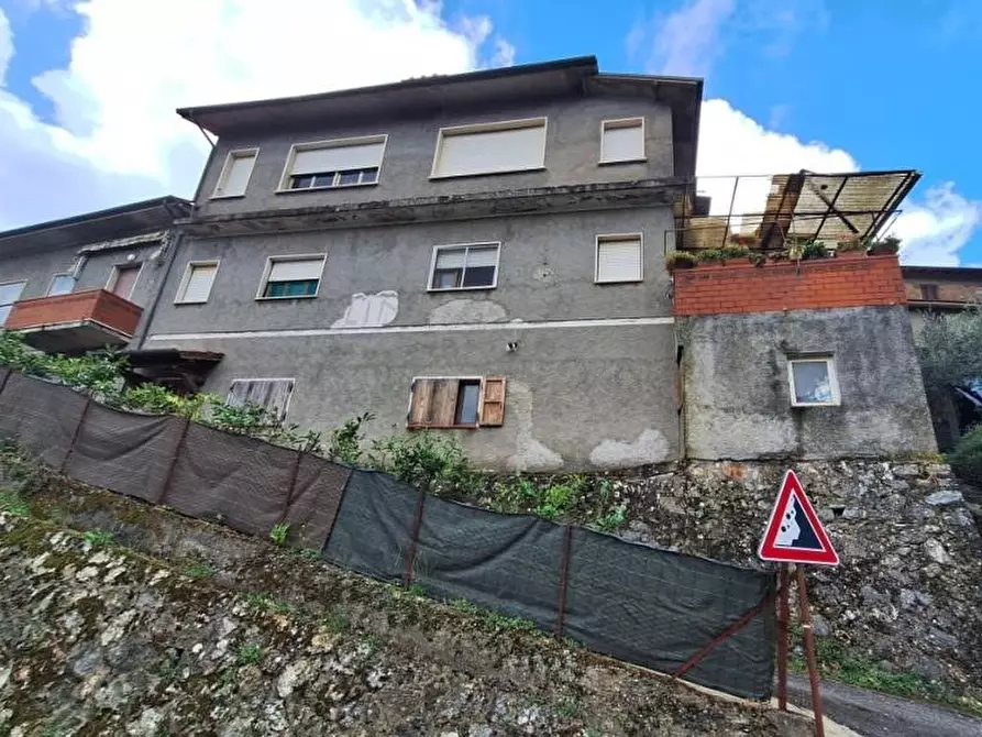 Immagine 2 di Appartamento in vendita  a Camaiore