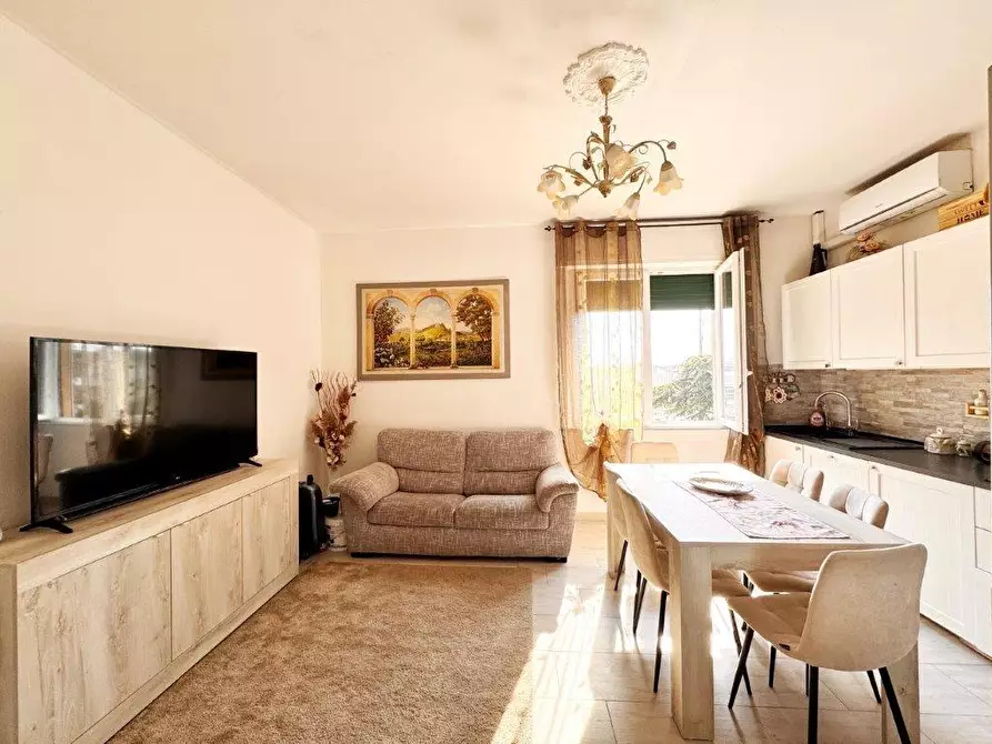 Immagine 2 di Appartamento in vendita  a Pontedera