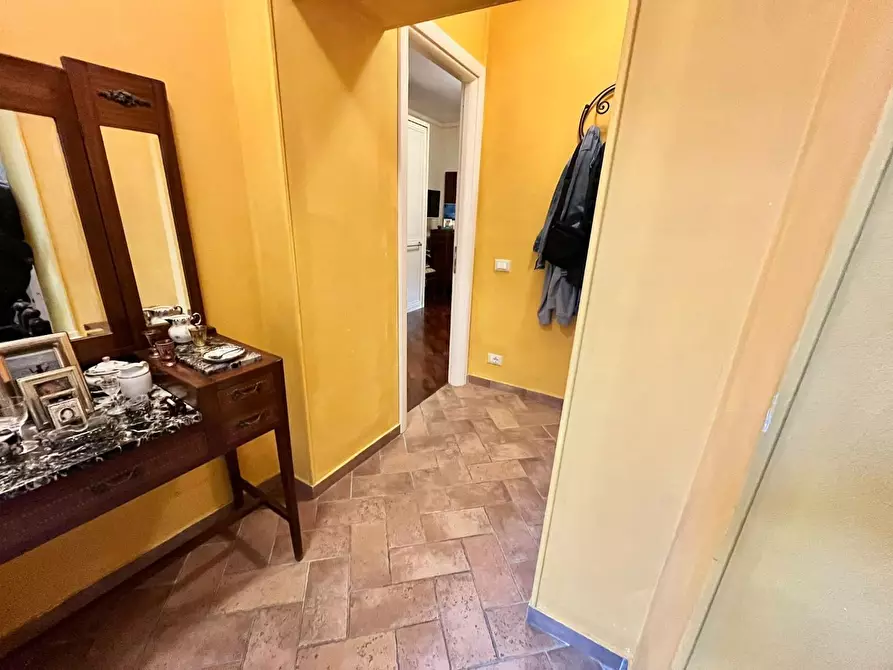 Immagine 17 di Appartamento in vendita  a Massa