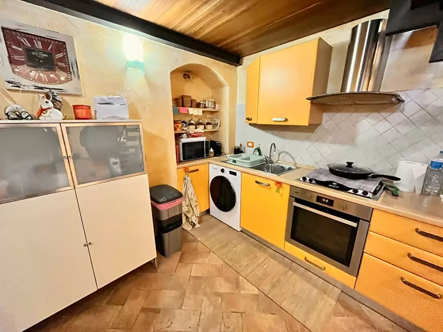 Immagine 4 di Appartamento in vendita  a Massa