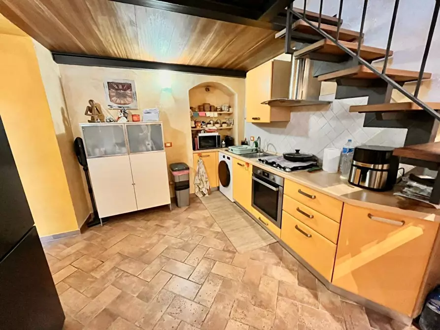 Immagine 1 di Appartamento in vendita  a Massa