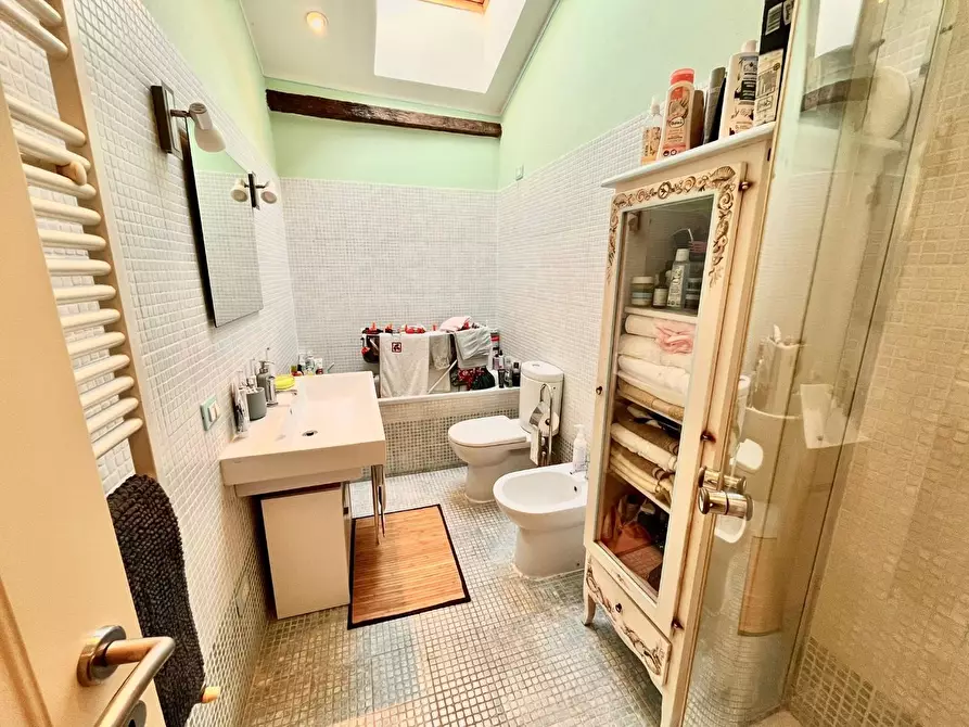 Immagine 18 di Appartamento in vendita  a Massa