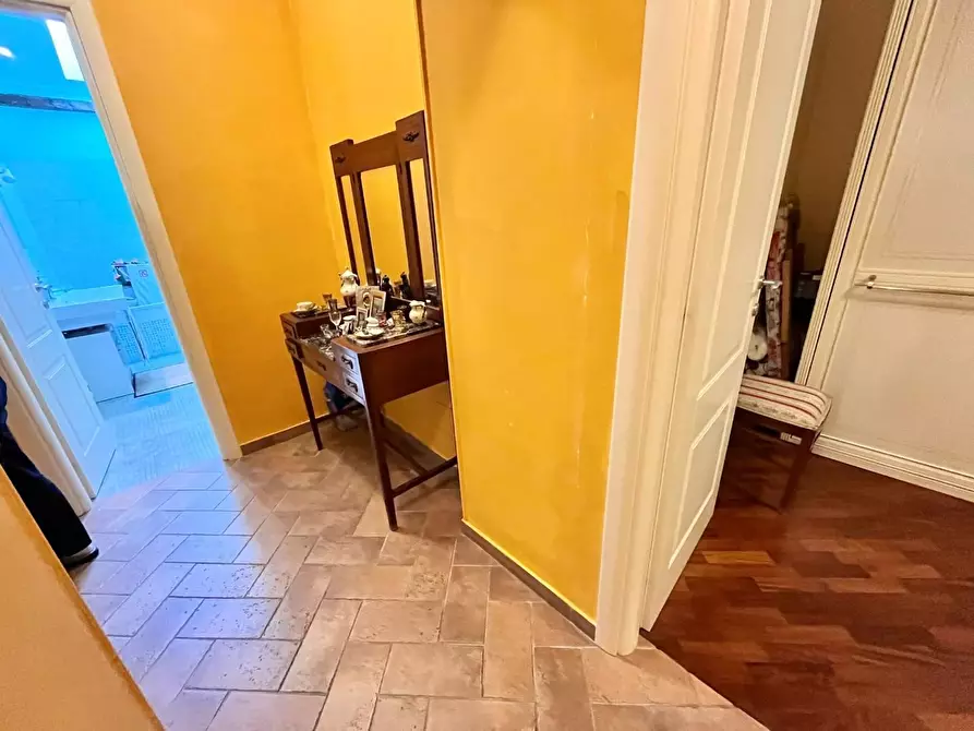 Immagine 7 di Appartamento in vendita  a Massa