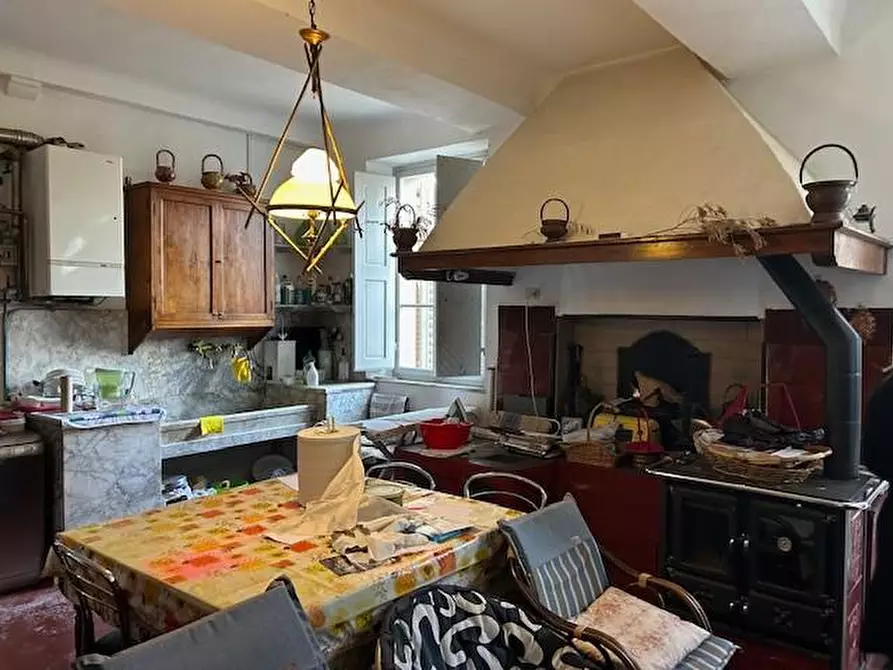 Immagine 9 di Villa in vendita  a Siena