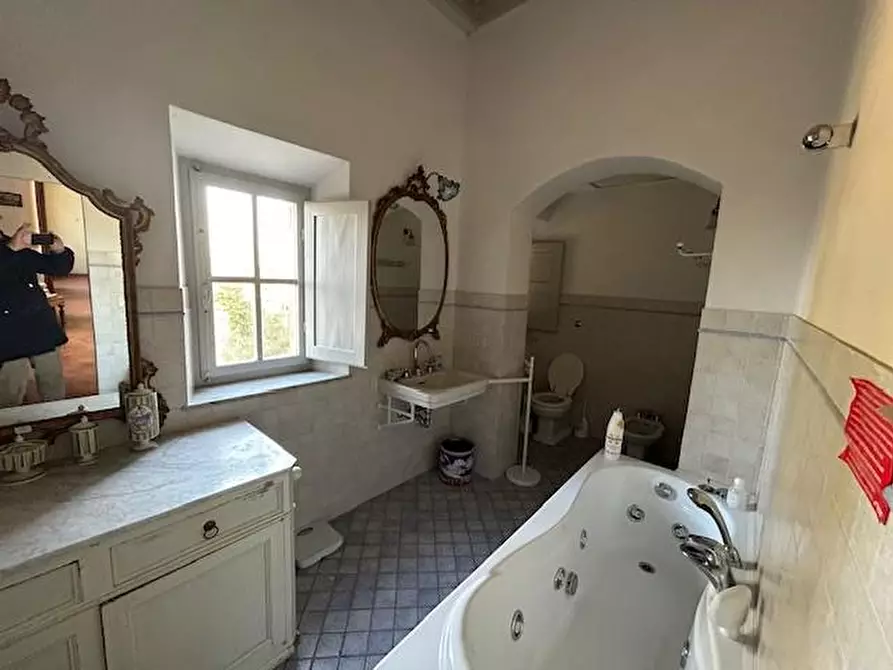 Immagine 16 di Villa in vendita  a Siena