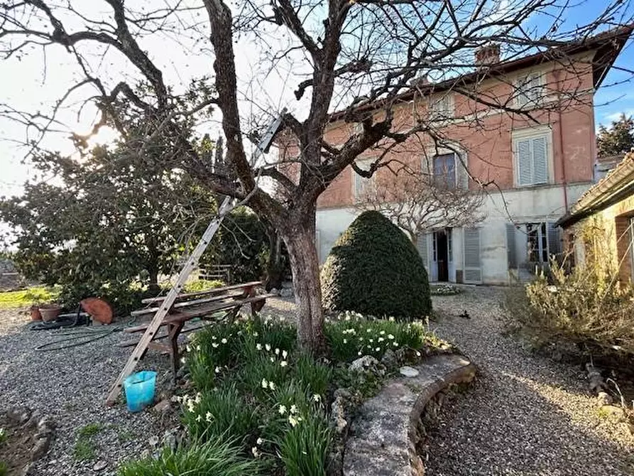 Immagine 5 di Villa in vendita  a Siena