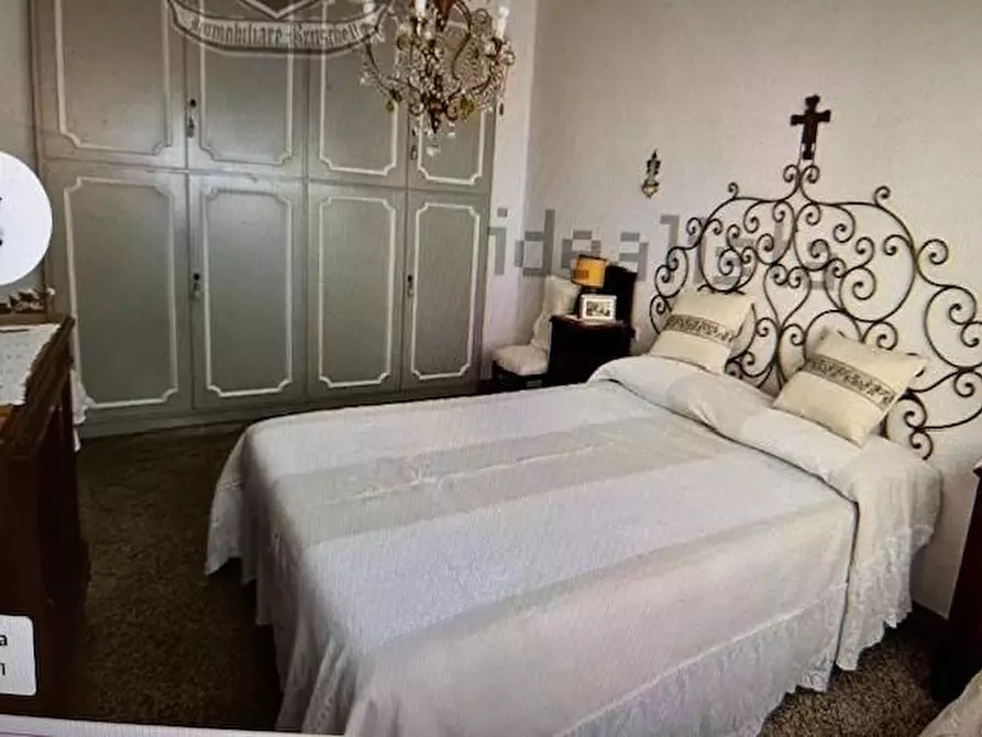 Immagine 28 di Villa in vendita  a Siena