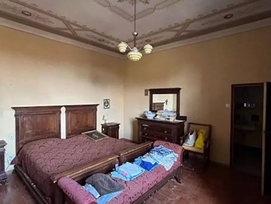 Immagine 22 di Villa in vendita  a Siena