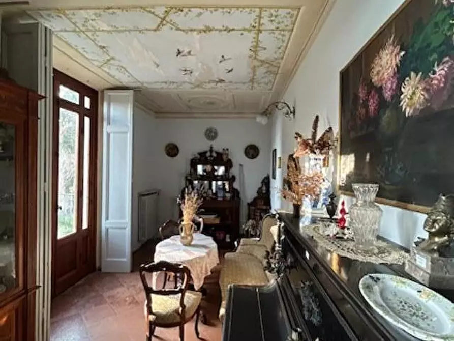 Immagine 10 di Villa in vendita  a Siena