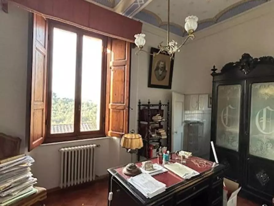 Immagine 14 di Villa in vendita  a Siena