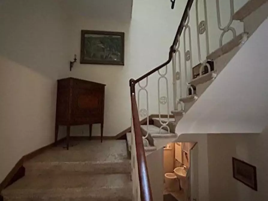 Immagine 23 di Villa in vendita  a Siena