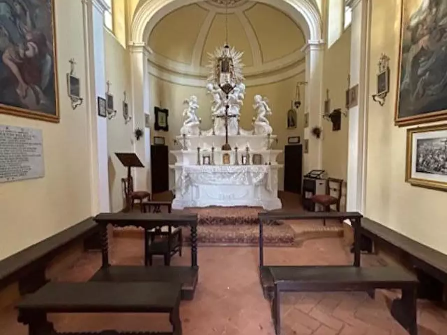 Immagine 24 di Villa in vendita  a Siena