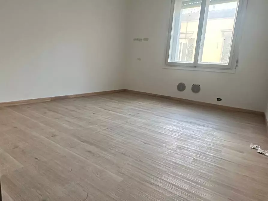 Immagine 6 di Appartamento in vendita  a Livorno