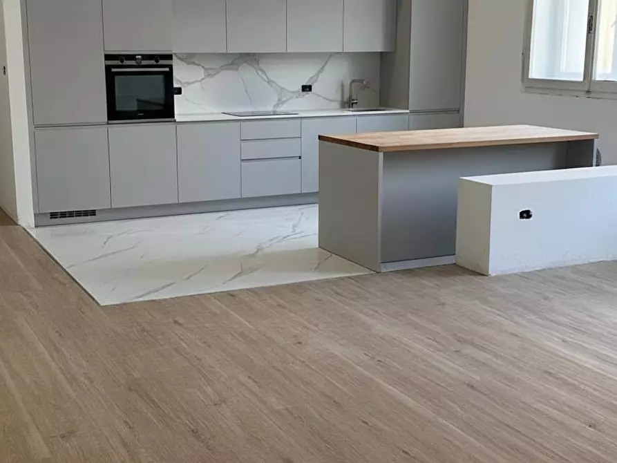 Immagine 4 di Appartamento in vendita  a Livorno