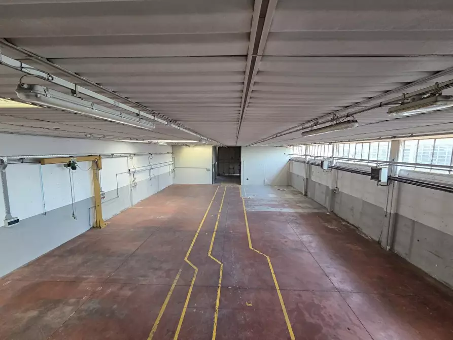 Immagine 16 di Capannone industriale in vendita  a Altopascio