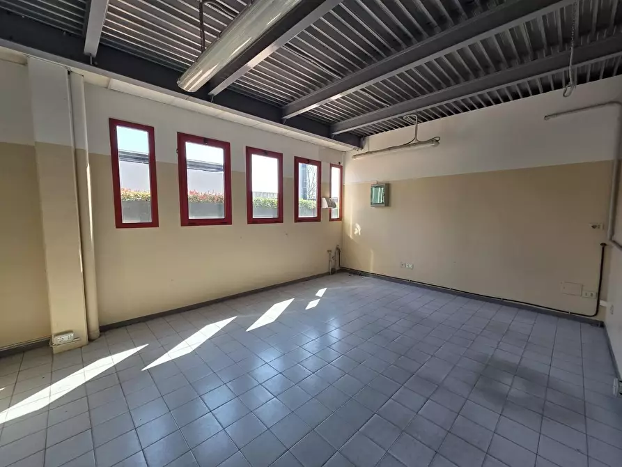 Immagine 14 di Capannone industriale in vendita  a Altopascio