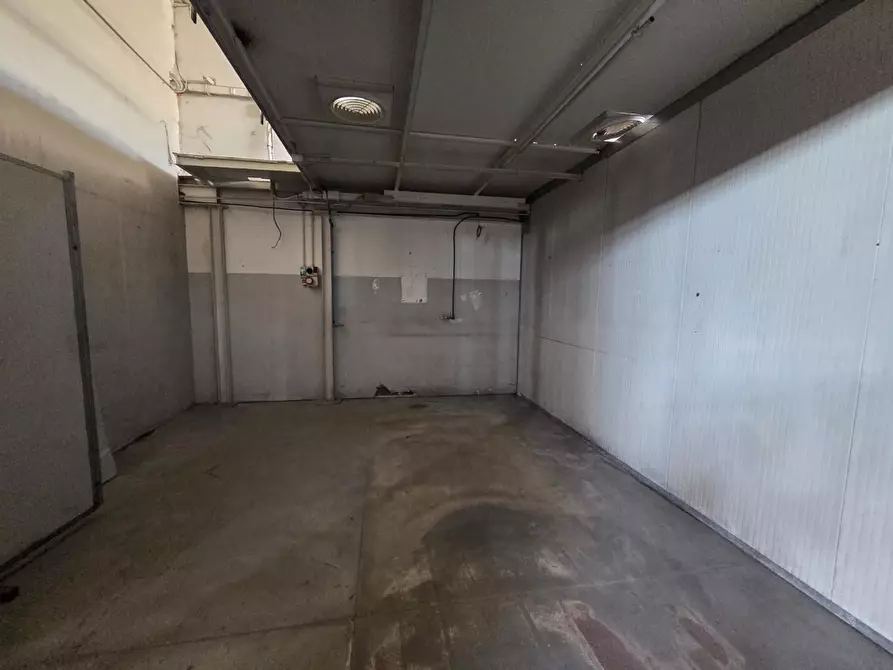 Immagine 10 di Capannone industriale in vendita  a Altopascio