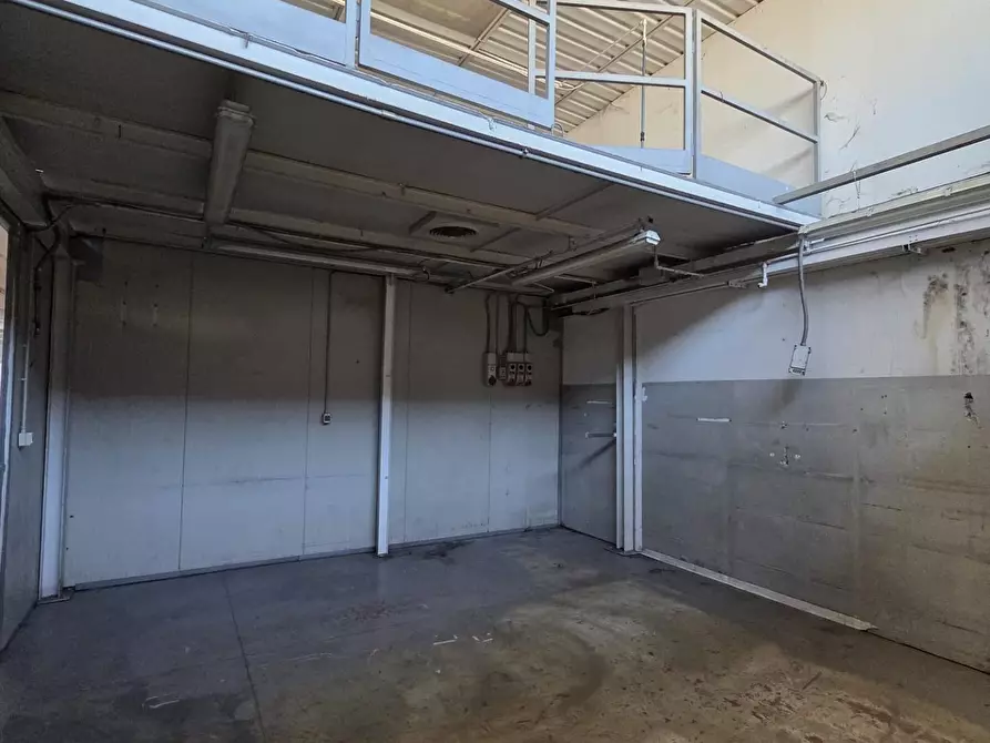 Immagine 17 di Capannone industriale in vendita  a Altopascio