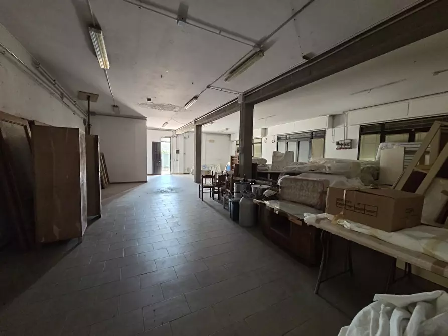 Immagine 5 di Capannone industriale in vendita  a Altopascio