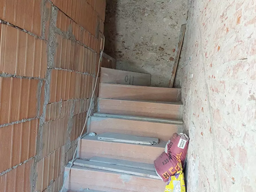 Immagine 15 di Casa semindipendente in vendita  a Carrara