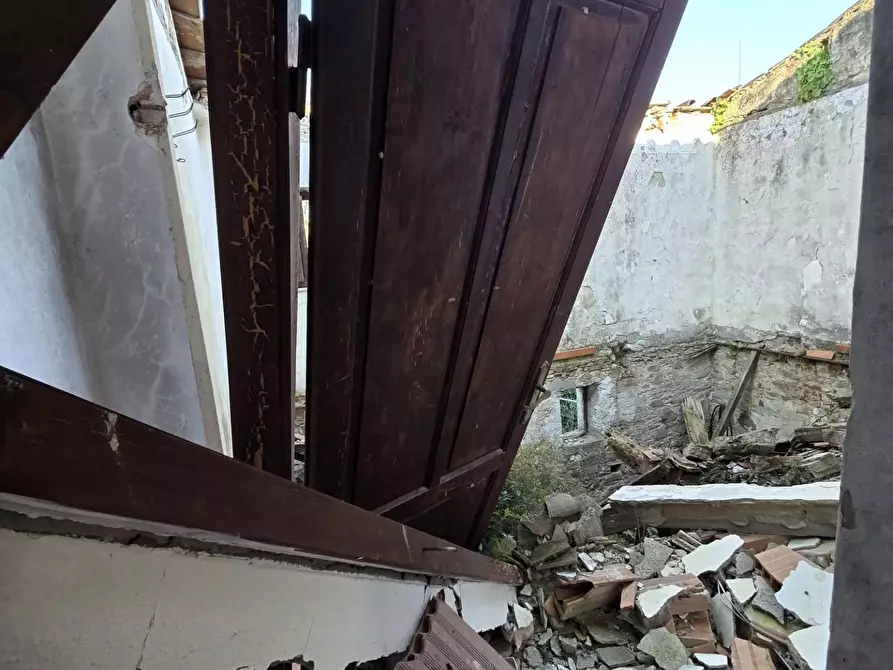 Immagine 3 di Casa semindipendente in vendita  a Montecarlo