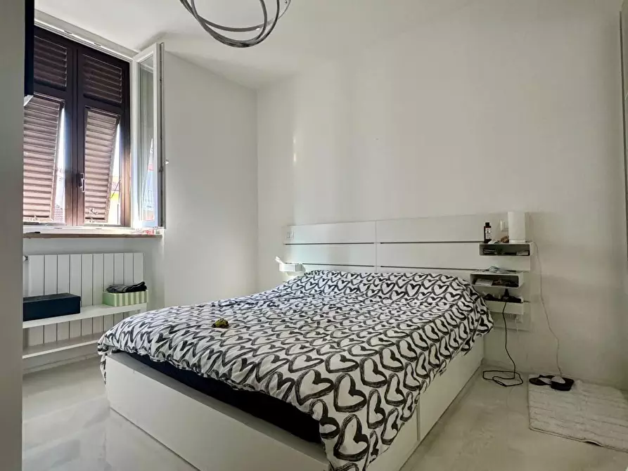 Immagine 12 di Appartamento in vendita  a Viareggio