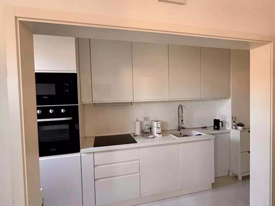 Immagine 4 di Appartamento in vendita  a Viareggio