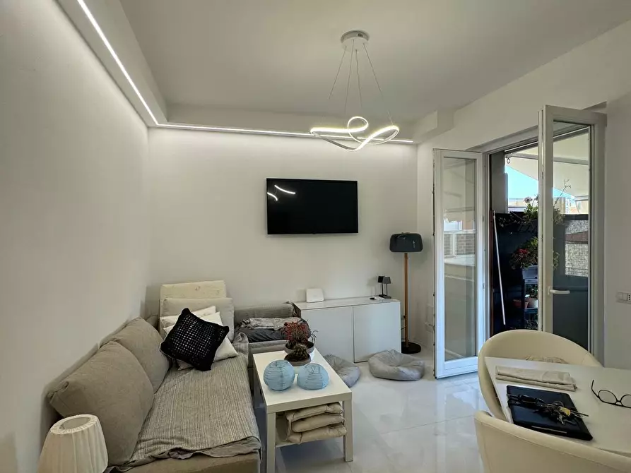 Immagine 2 di Appartamento in vendita  a Viareggio