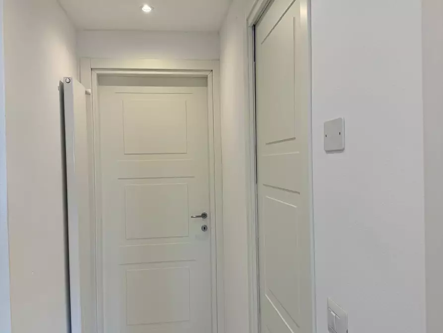 Immagine 10 di Appartamento in vendita  a Viareggio