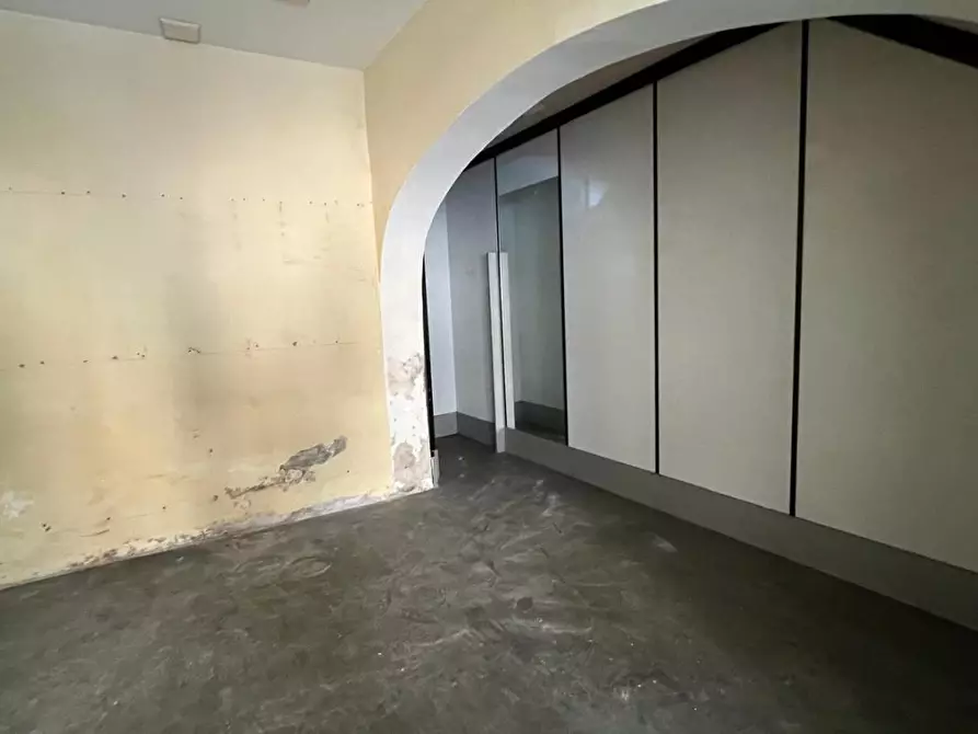 Immagine 3 di Locale commerciale in vendita  a Pisa