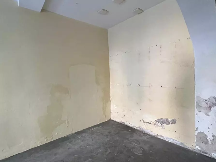 Immagine 4 di Locale commerciale in vendita  a Pisa