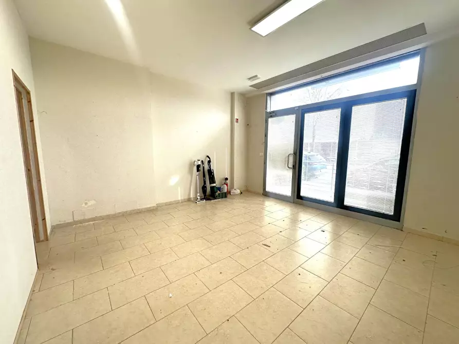 Immagine 1 di Laboratorio in vendita  a Vicopisano