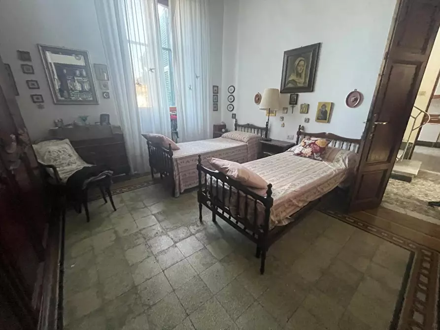 Immagine 19 di Villa in vendita  a Carrara