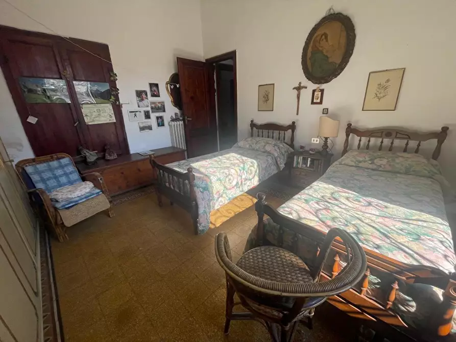 Immagine 20 di Villa in vendita  a Carrara