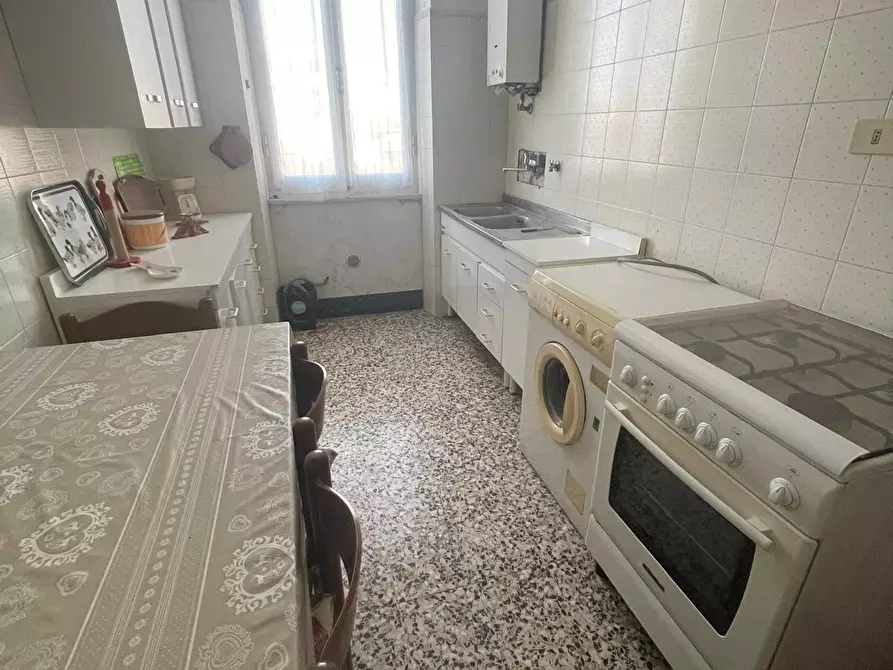 Immagine 15 di Villa in vendita  a Carrara