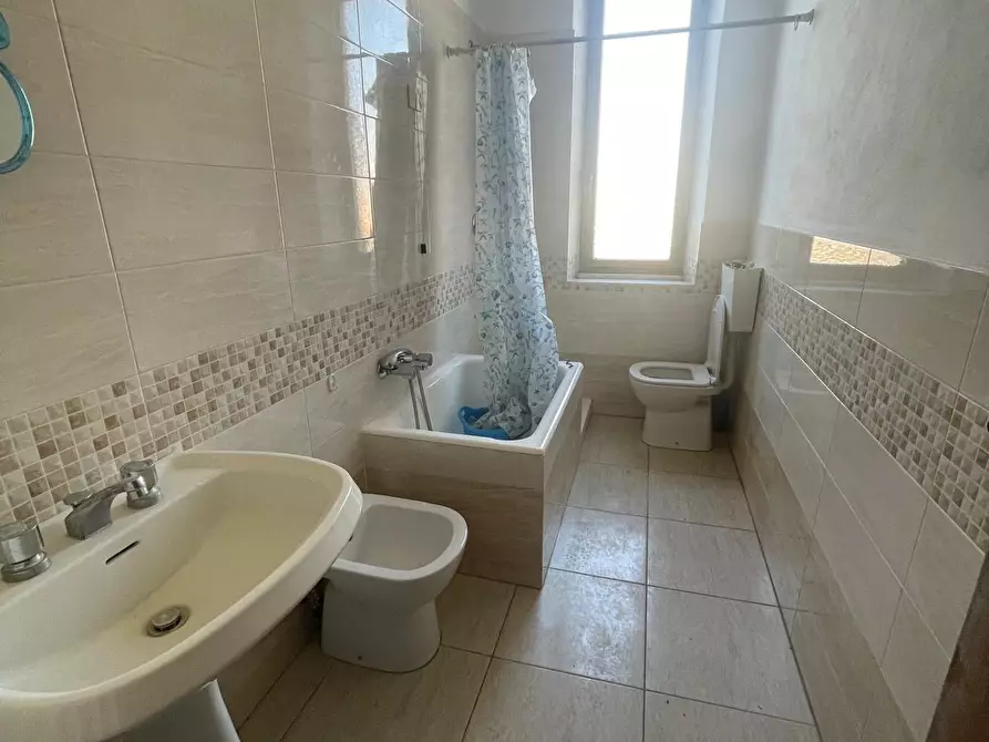 Immagine 27 di Villa in vendita  a Carrara