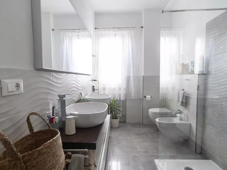 Immagine 14 di Appartamento in vendita  a Carrara