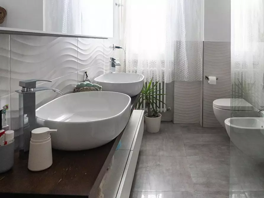 Immagine 16 di Appartamento in vendita  a Carrara