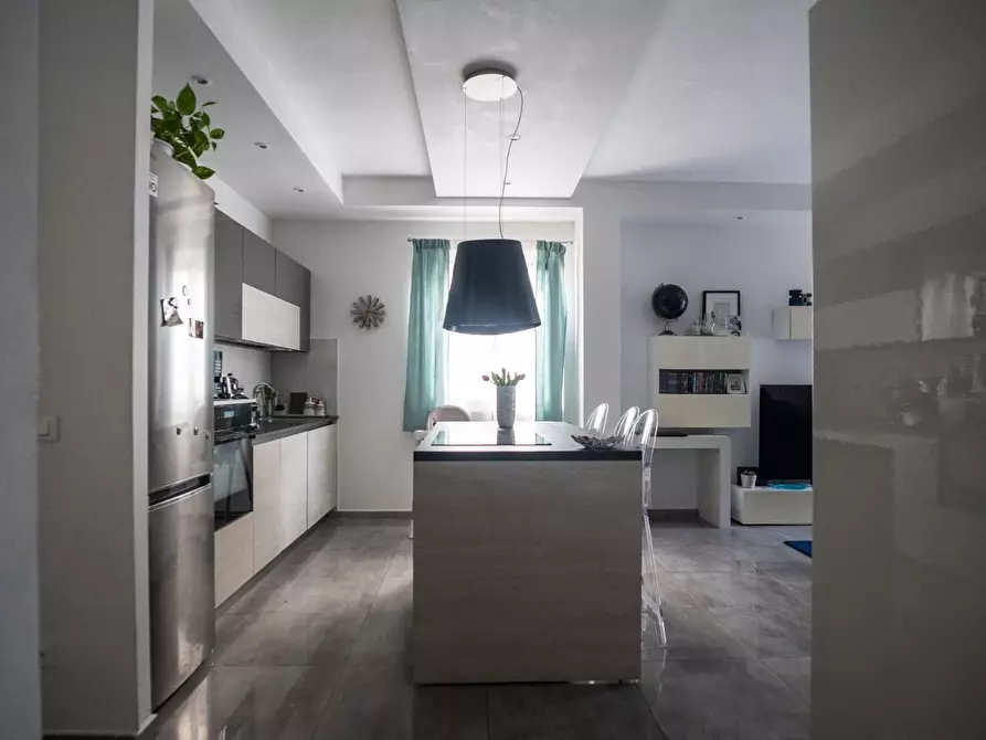 Immagine 2 di Appartamento in vendita  a Carrara