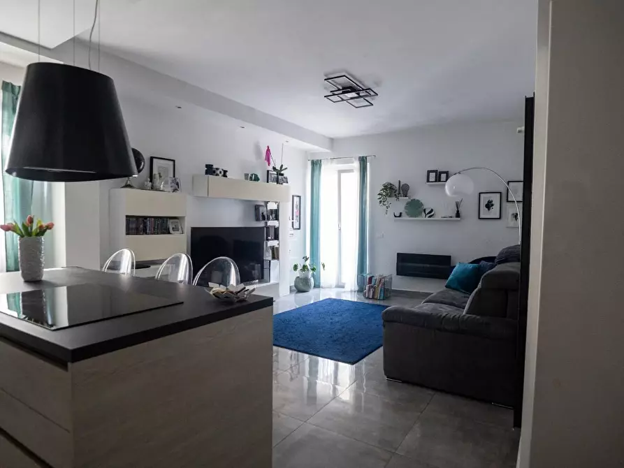 Immagine 3 di Appartamento in vendita  a Carrara