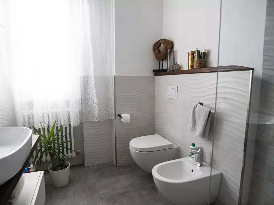 Immagine 15 di Appartamento in vendita  a Carrara