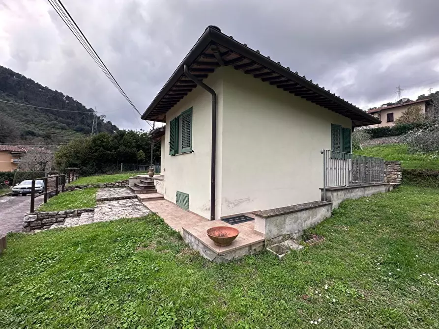 Immagine 5 di Villa in vendita  a San Giuliano Terme