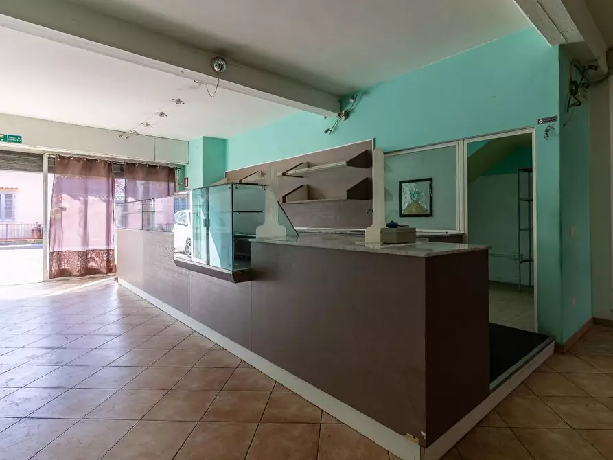 Immagine 5 di Locale commerciale in vendita  a Vinci