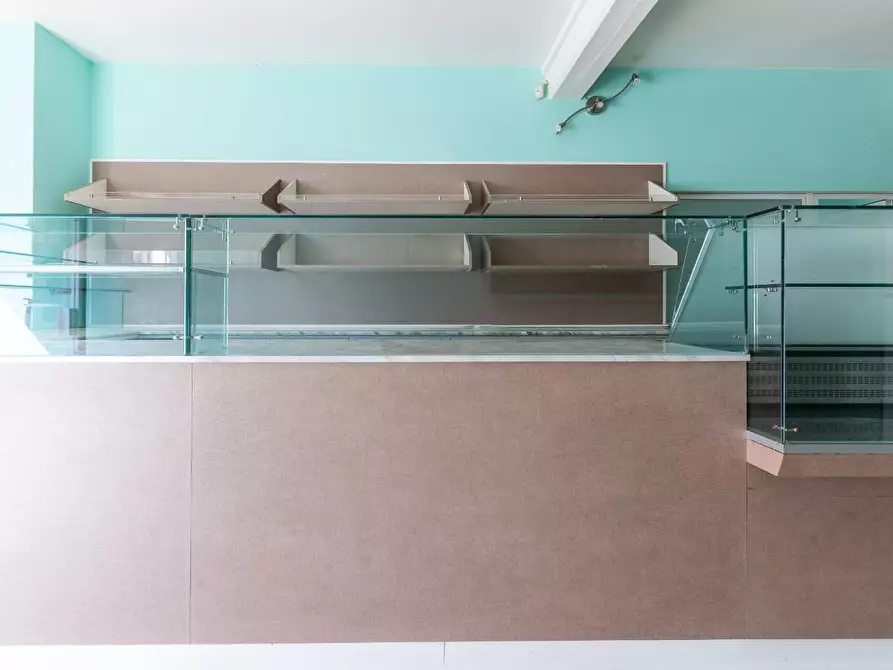 Immagine 4 di Locale commerciale in vendita  a Vinci