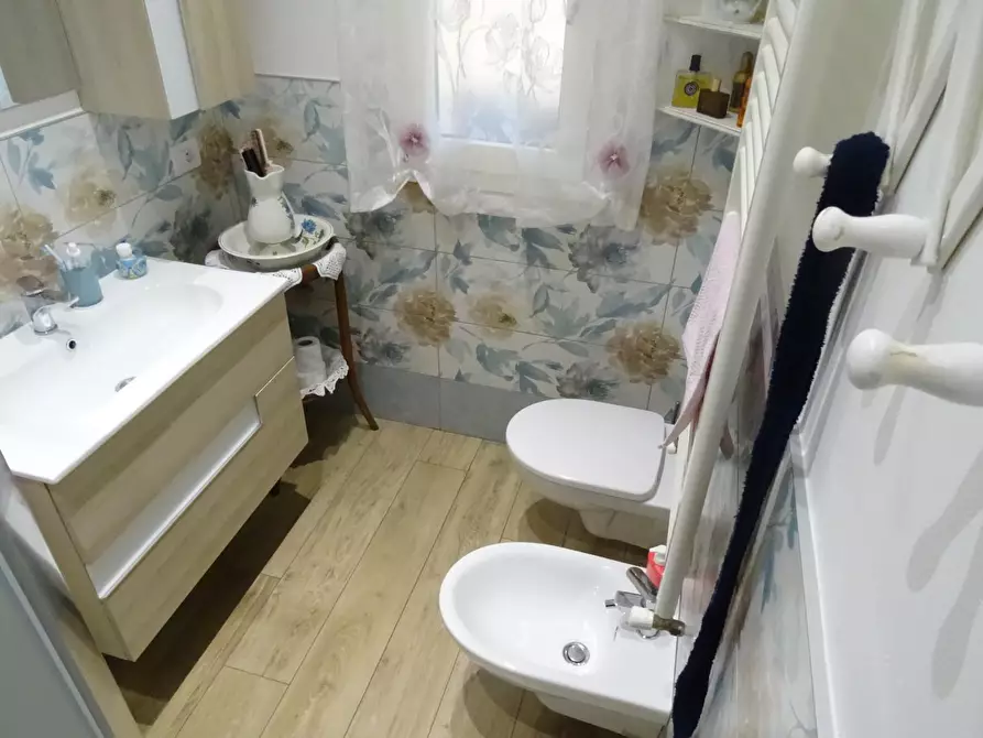 Immagine 17 di Appartamento in vendita  a Campi Bisenzio