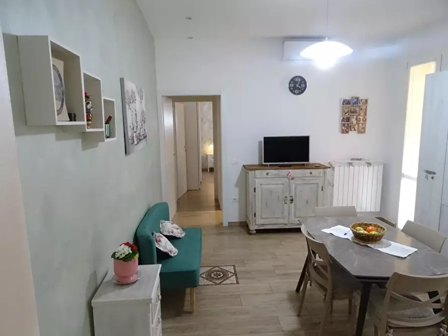 Immagine 13 di Appartamento in vendita  a Campi Bisenzio